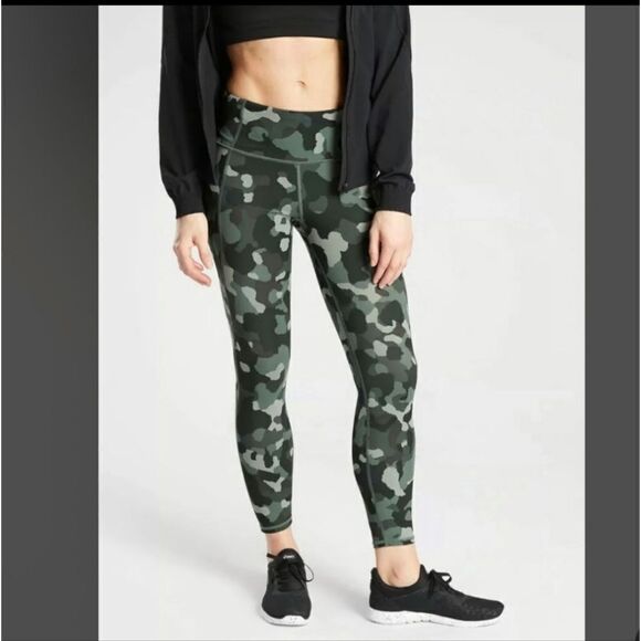 ATHLETA Lightning Olive Camo  7/8 High Waisted Leggings Size Small - Picture 1 of 10